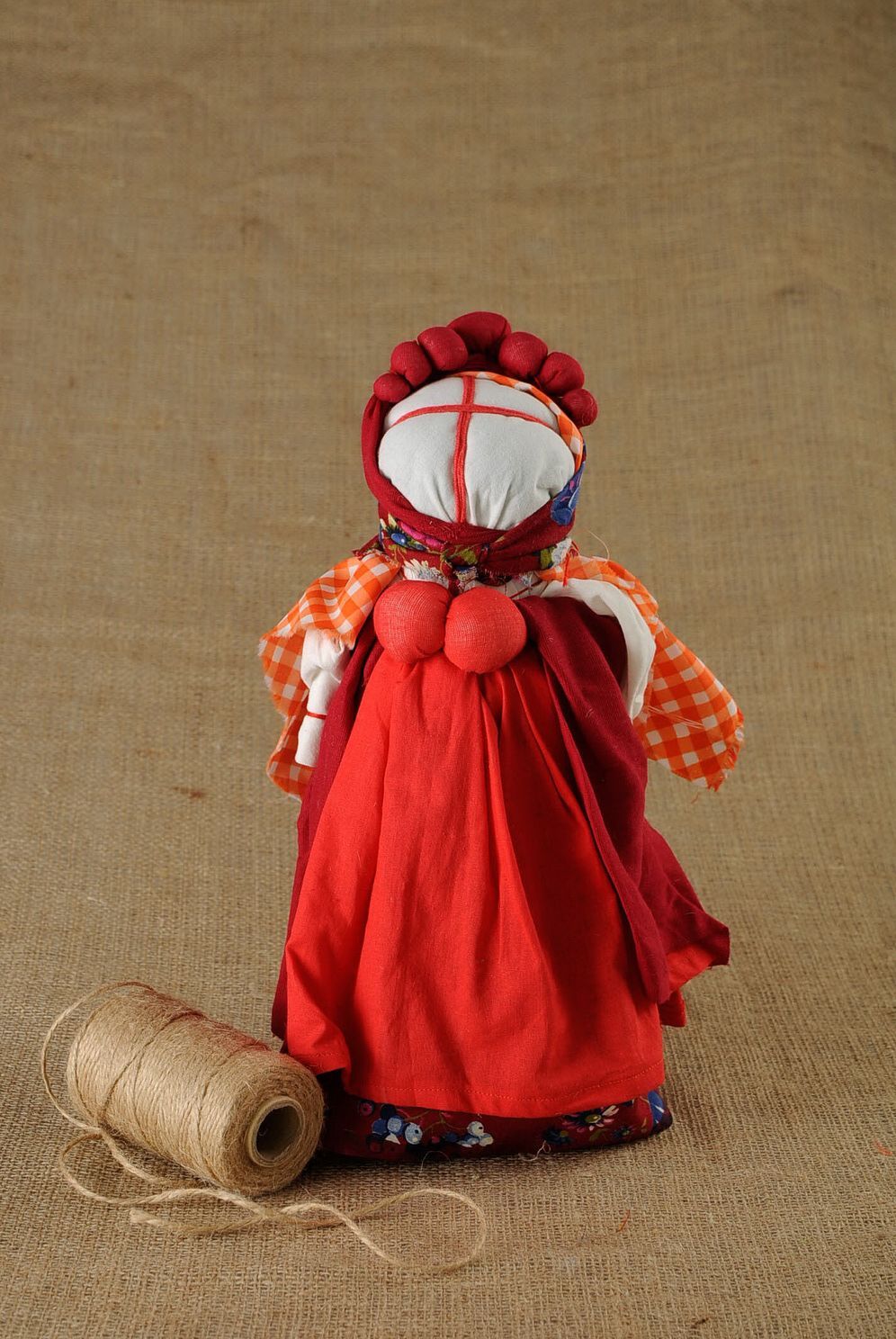Bambola etnica di stoffa fatta a mano amuleto talismano slavo amarena donna foto 1