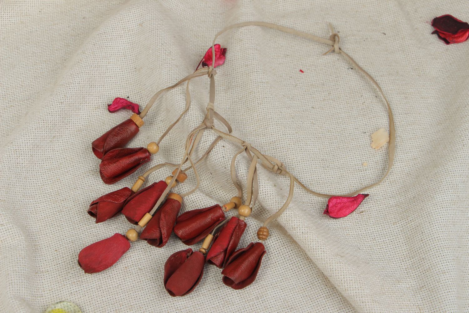 Ожерелье из кожи и дерева экологически чистый аксессуар ручной работы  фото 5