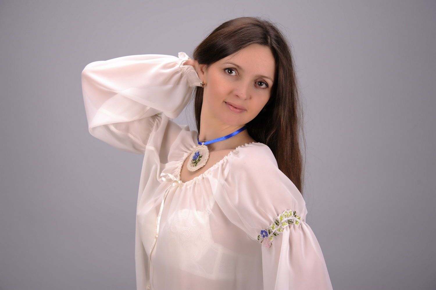 Blouse with long sleeves made of artificial chiffon photo 5