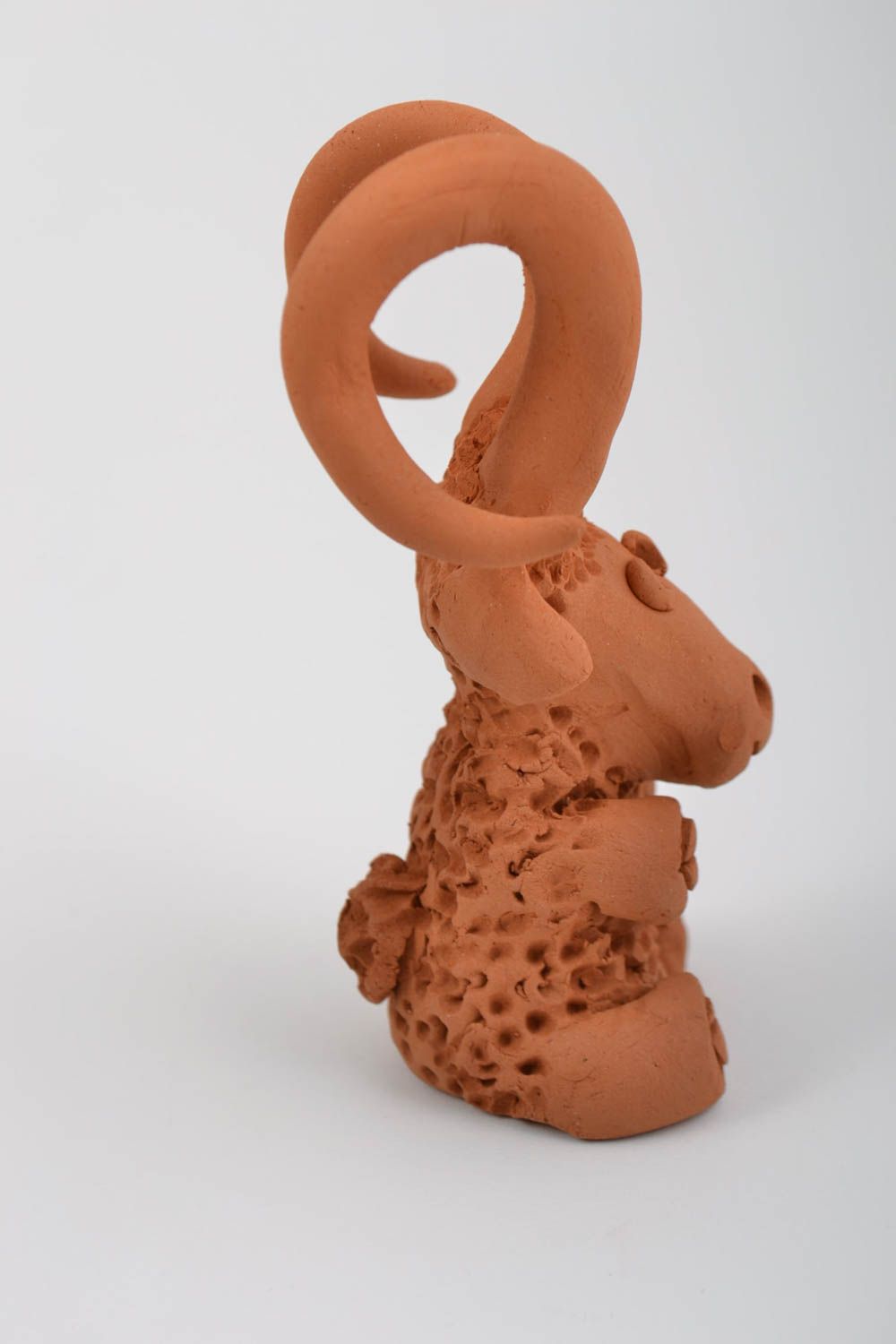 Petite figurine en céramique faite main originale brune en forme de mouton photo 5
