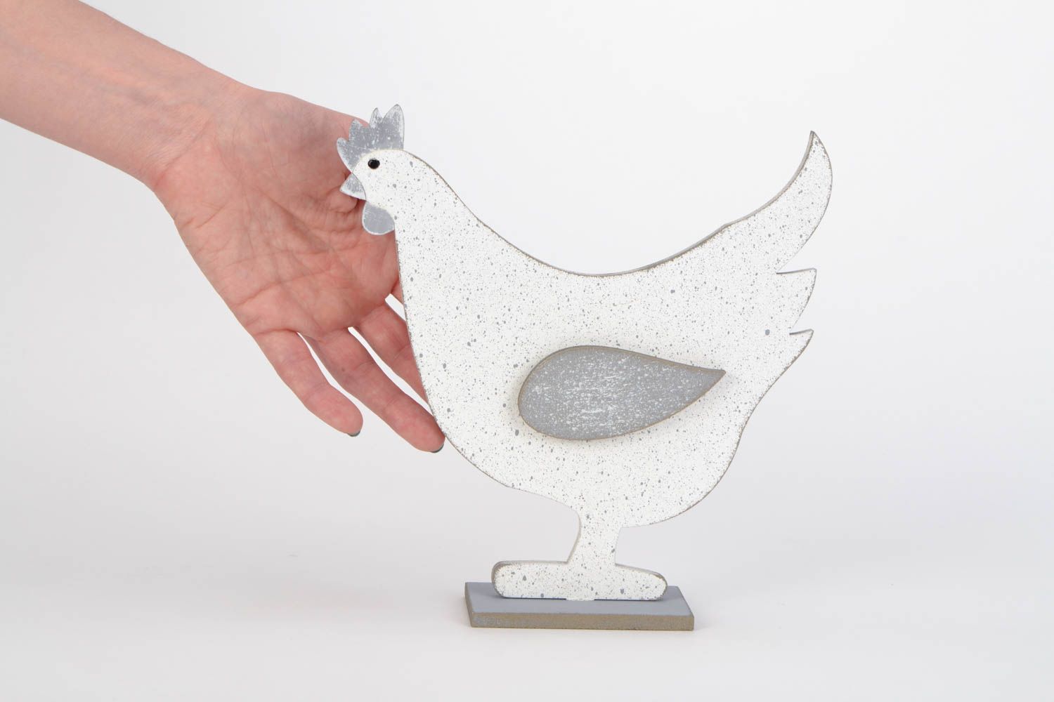 Originelle Huhn Figurine aus Blattholz handmade in Weiß und in Grau bemalte für Interieur Dekor  foto 2