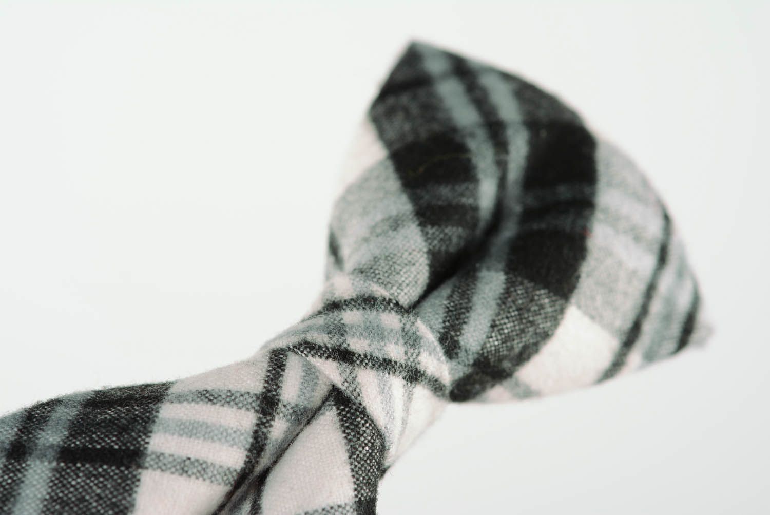 Grey plaid bow tie photo 4