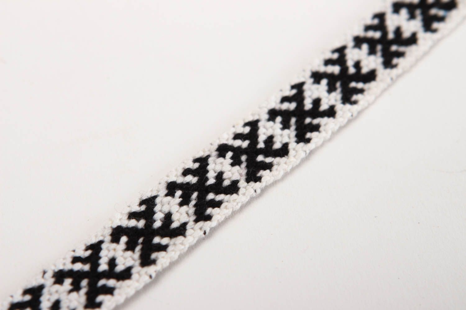 Модный браслет хэнд мейд браслет из ниток черно белый плетеный браслет фото 3