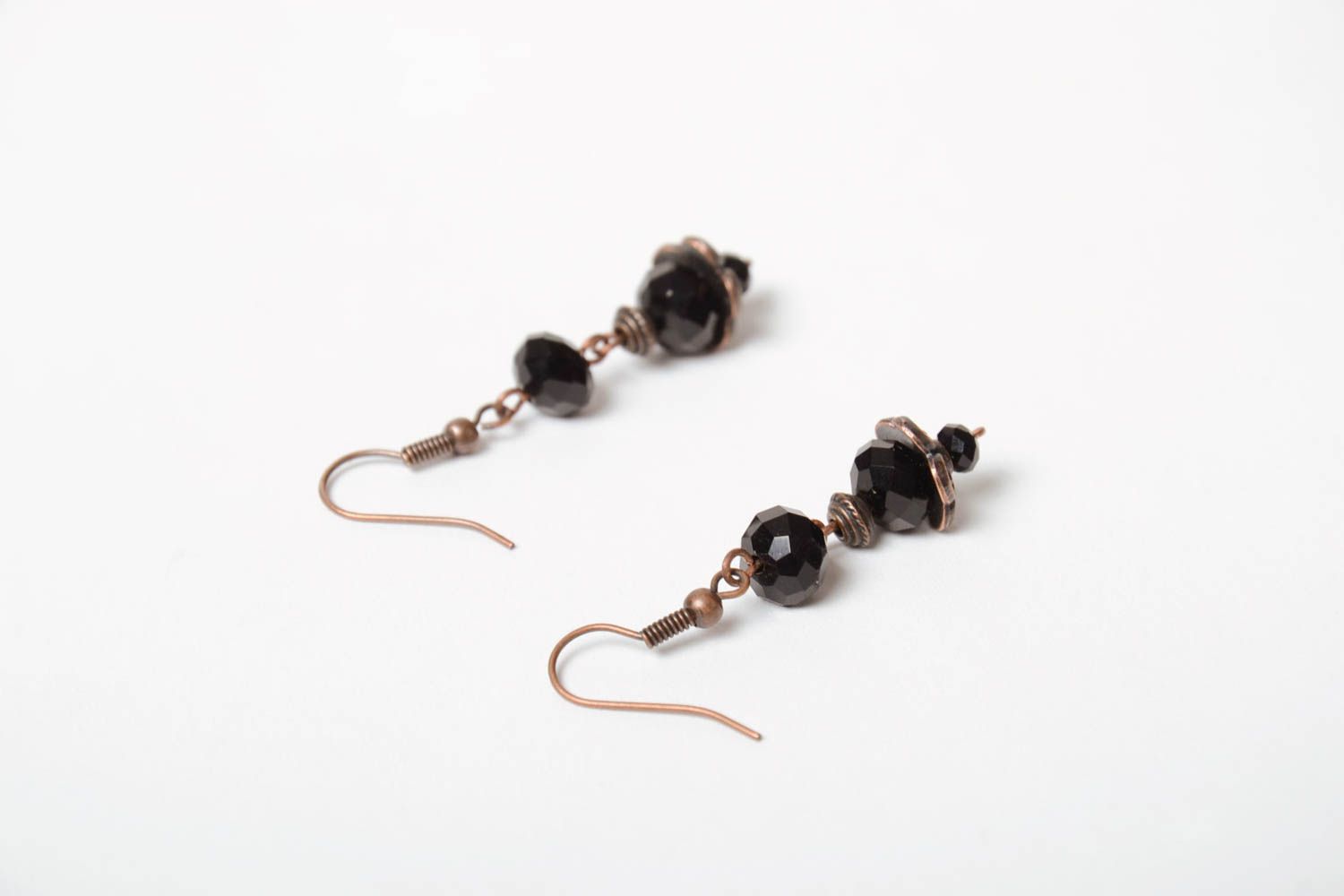 Boucles d'oreilles pendantes en cuivre avec agate noire faites main originales photo 4