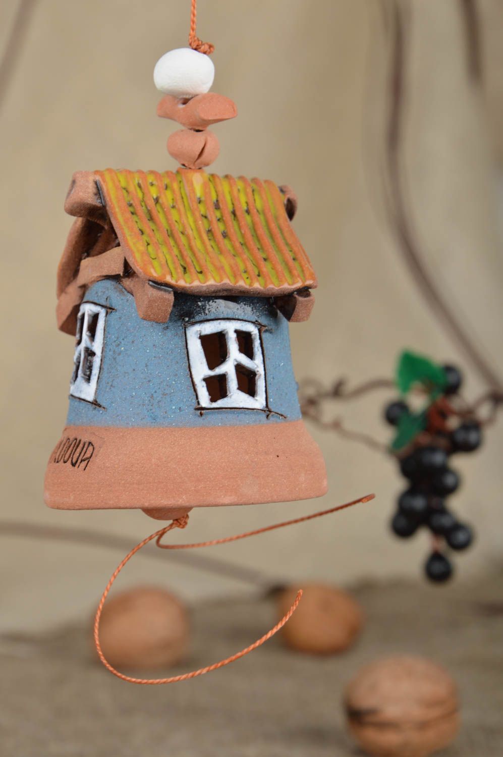 Авторский керамический колокольчик домик голубой с желтой крышей ручная работа фото 1