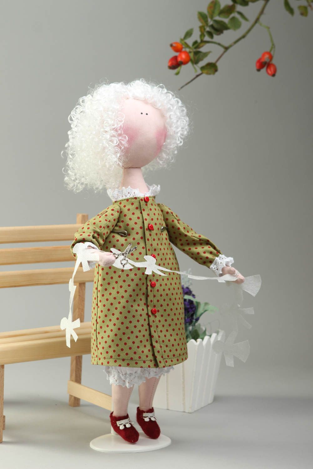 Кукла из ткани кукла ручной работы мягкая кукла с подставкой дизайнерская фото 1