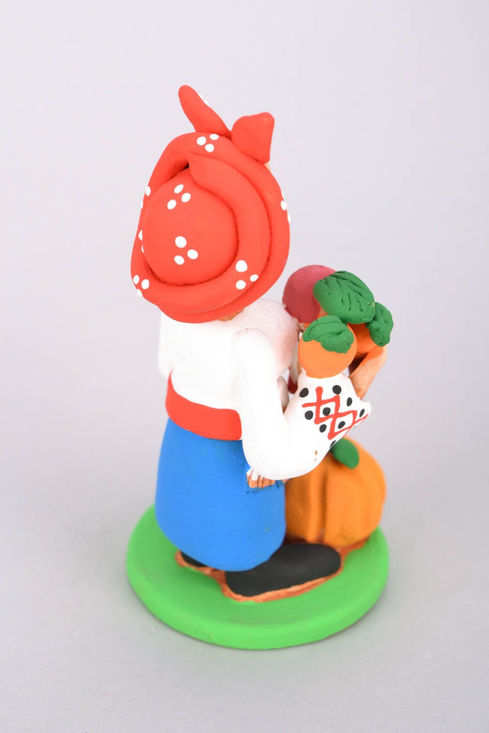 Figurine Cossack woman with vegetables photo 5