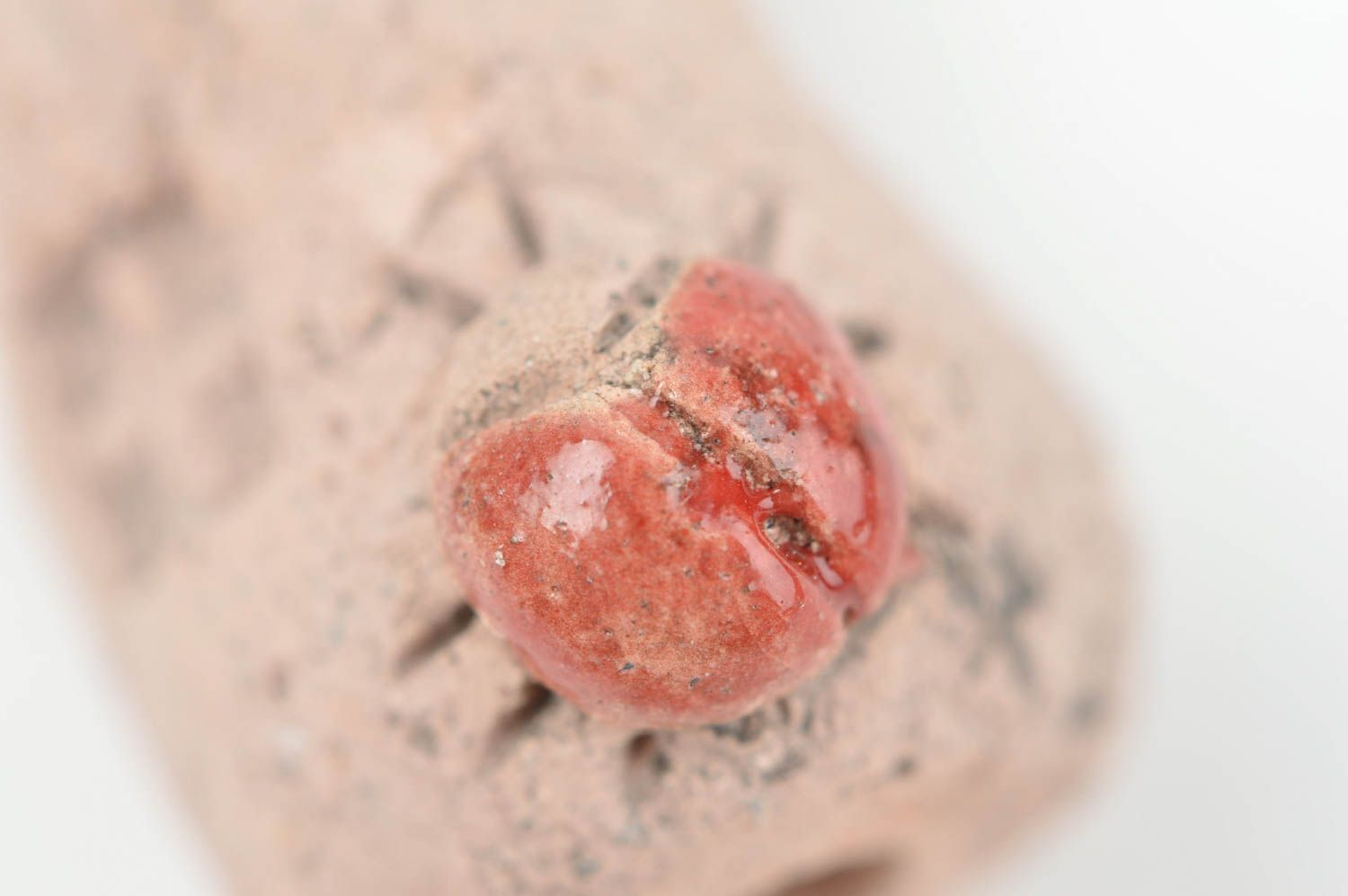Необычная фигурка из глины в виде грибочка ручной работы с росписью глазурью фото 5