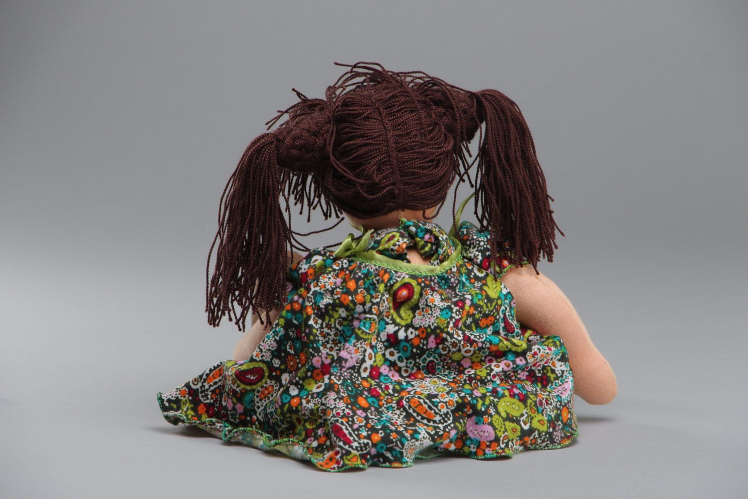Авторская кукла игровая ручной работы из ткани в цветном платье для девочки  фото 4