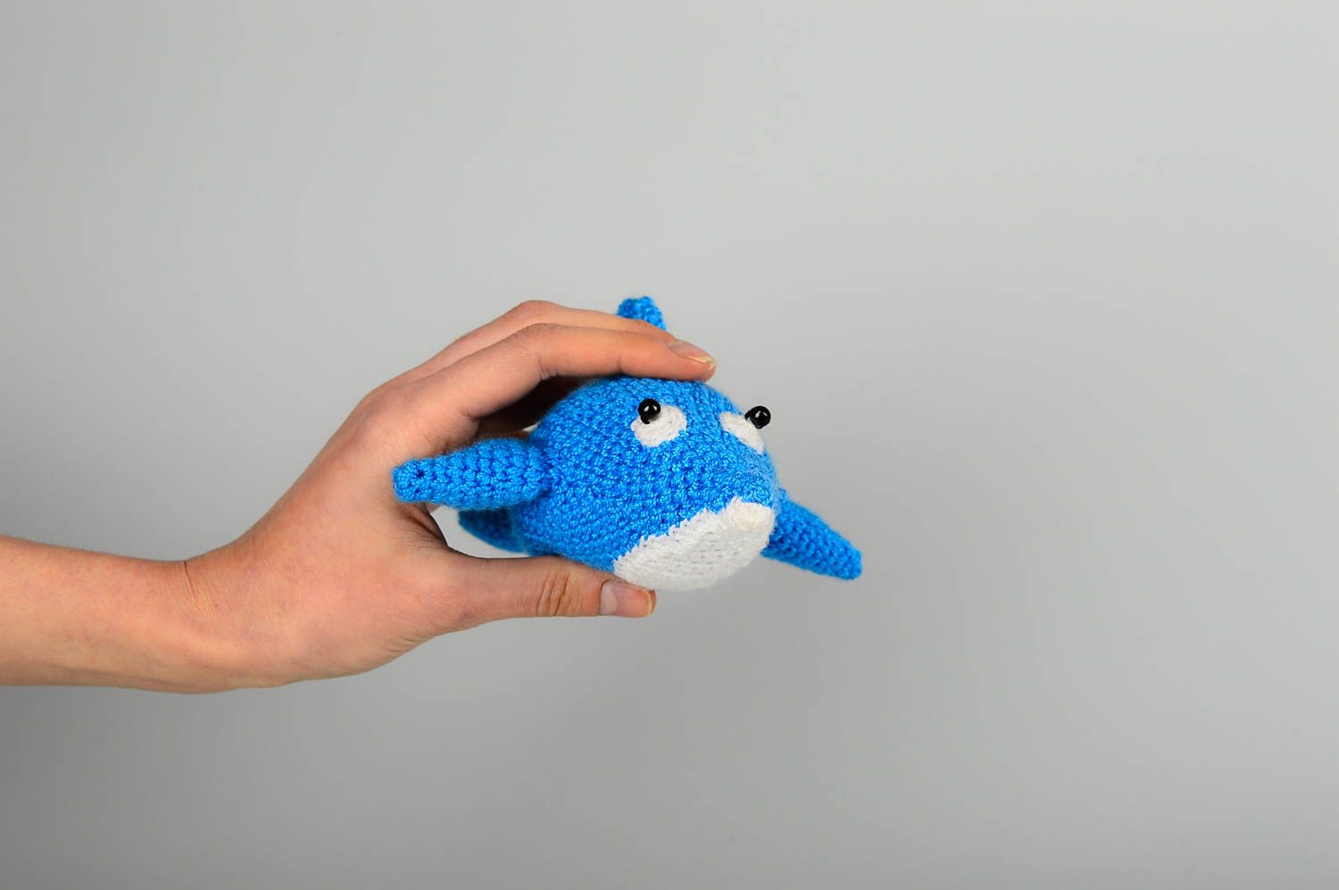 Jouet requin bleu fait main Peluche tricot en coton Déco chambre originale photo 2