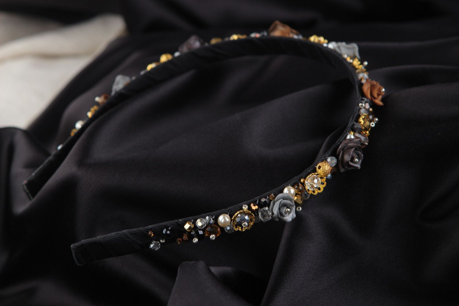 Cerceau cheveux en perles de rocaille fait main noir avec roses pour femme photo 5