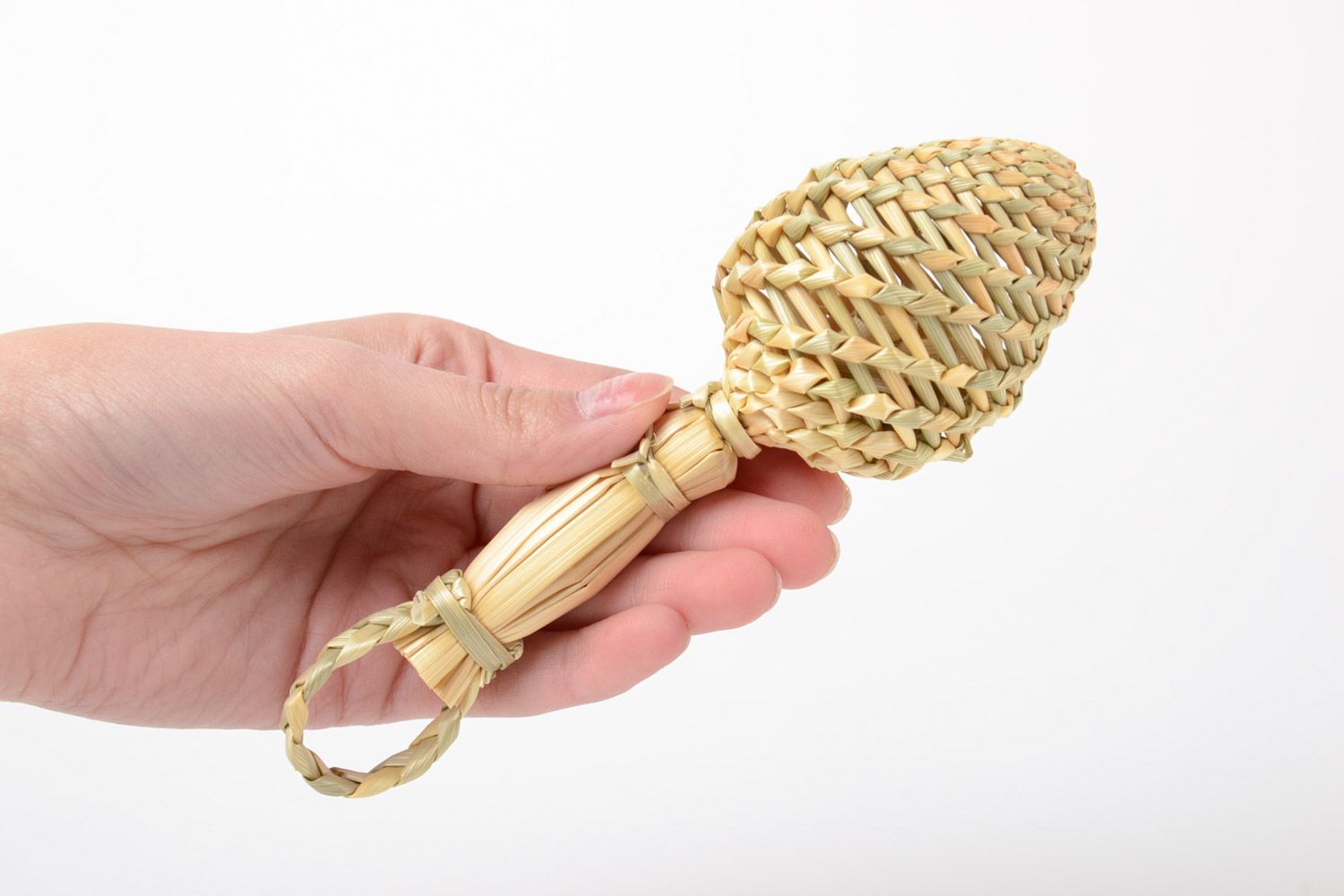 Плетеная погремушка из соломы экологически чистая игрушка ручного плетения фото 5