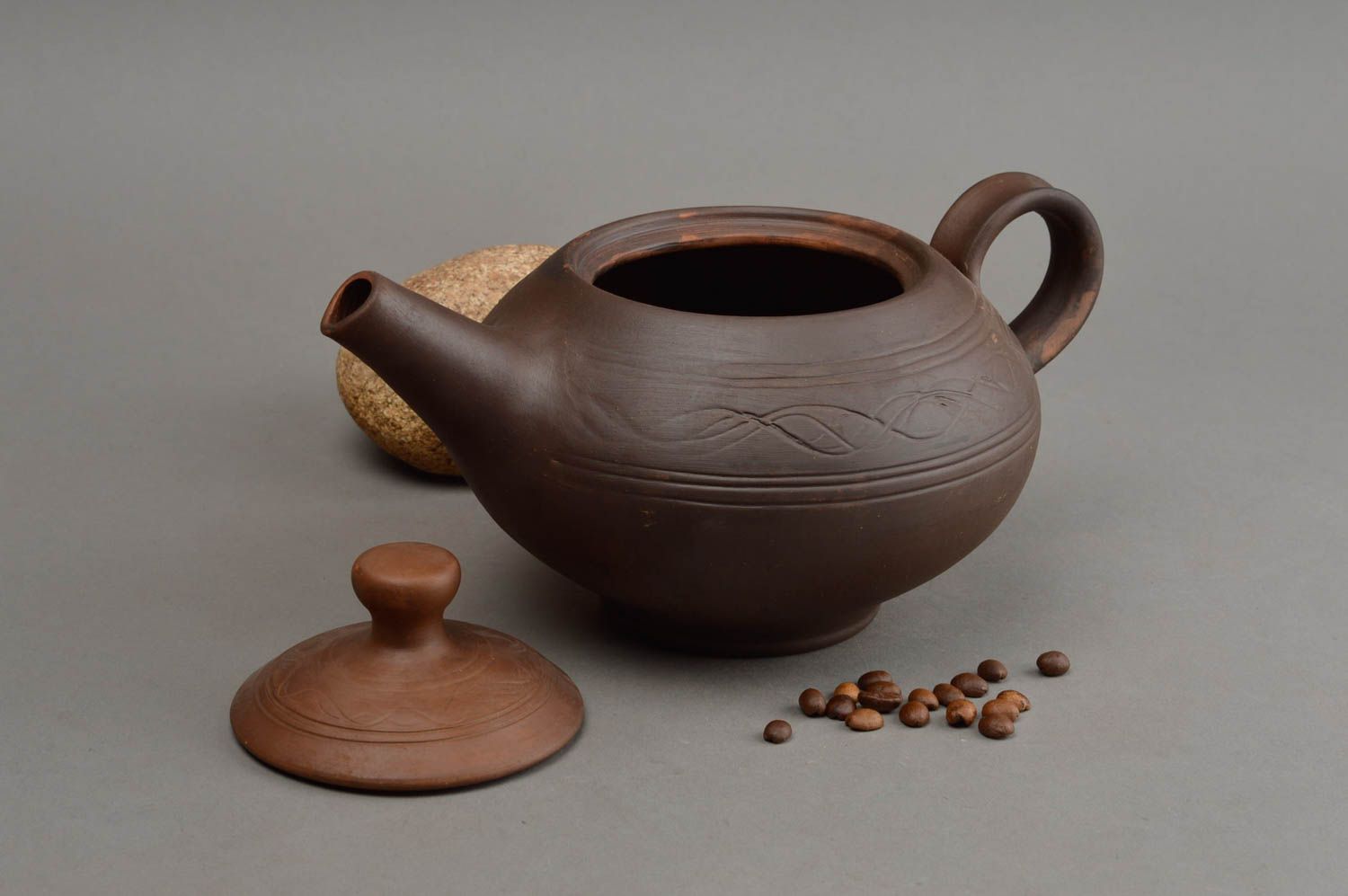 Théière en céramique faite main marron de design style ethnique décoration photo 1