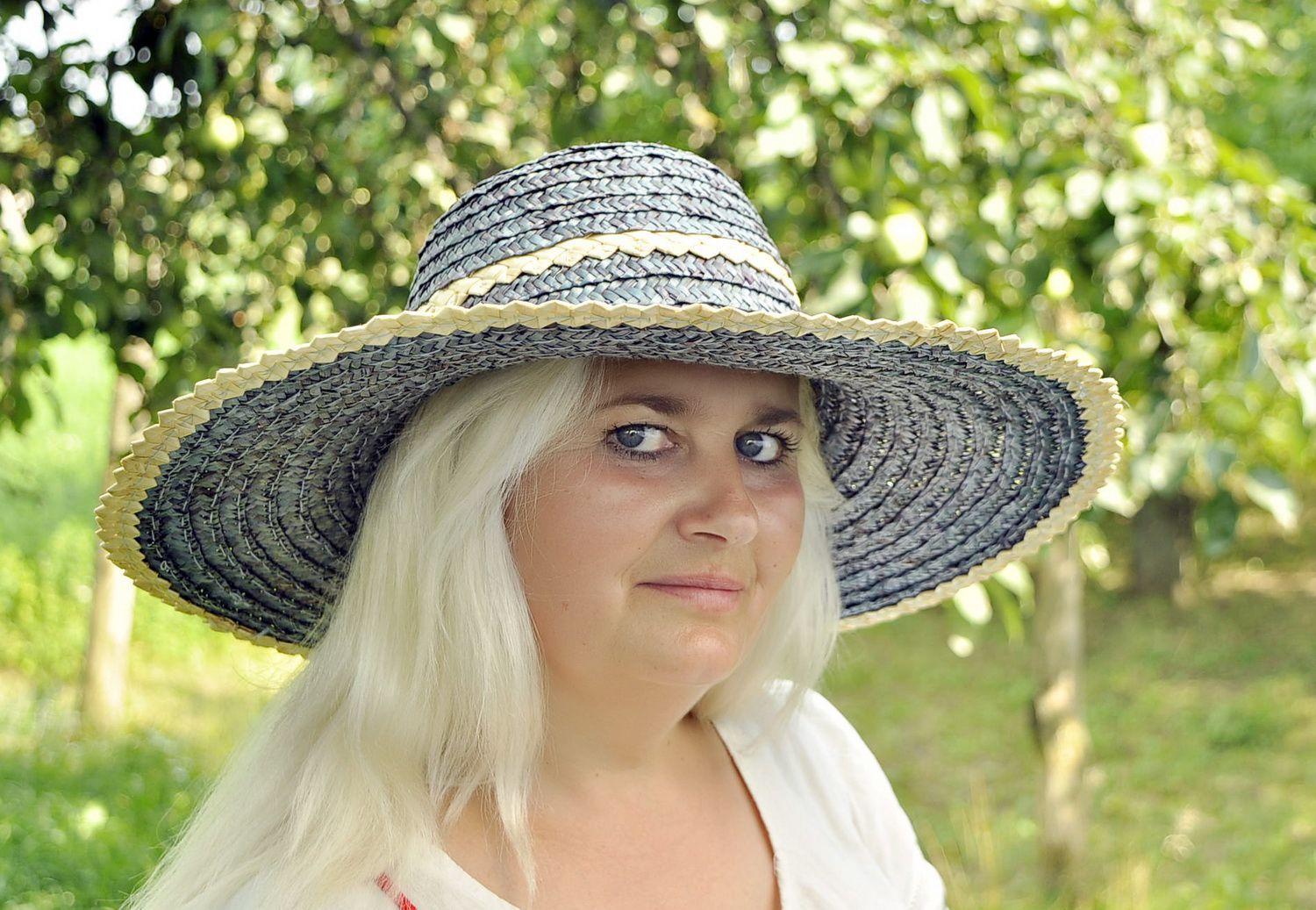 Chapéu feminino com folhas foto 5