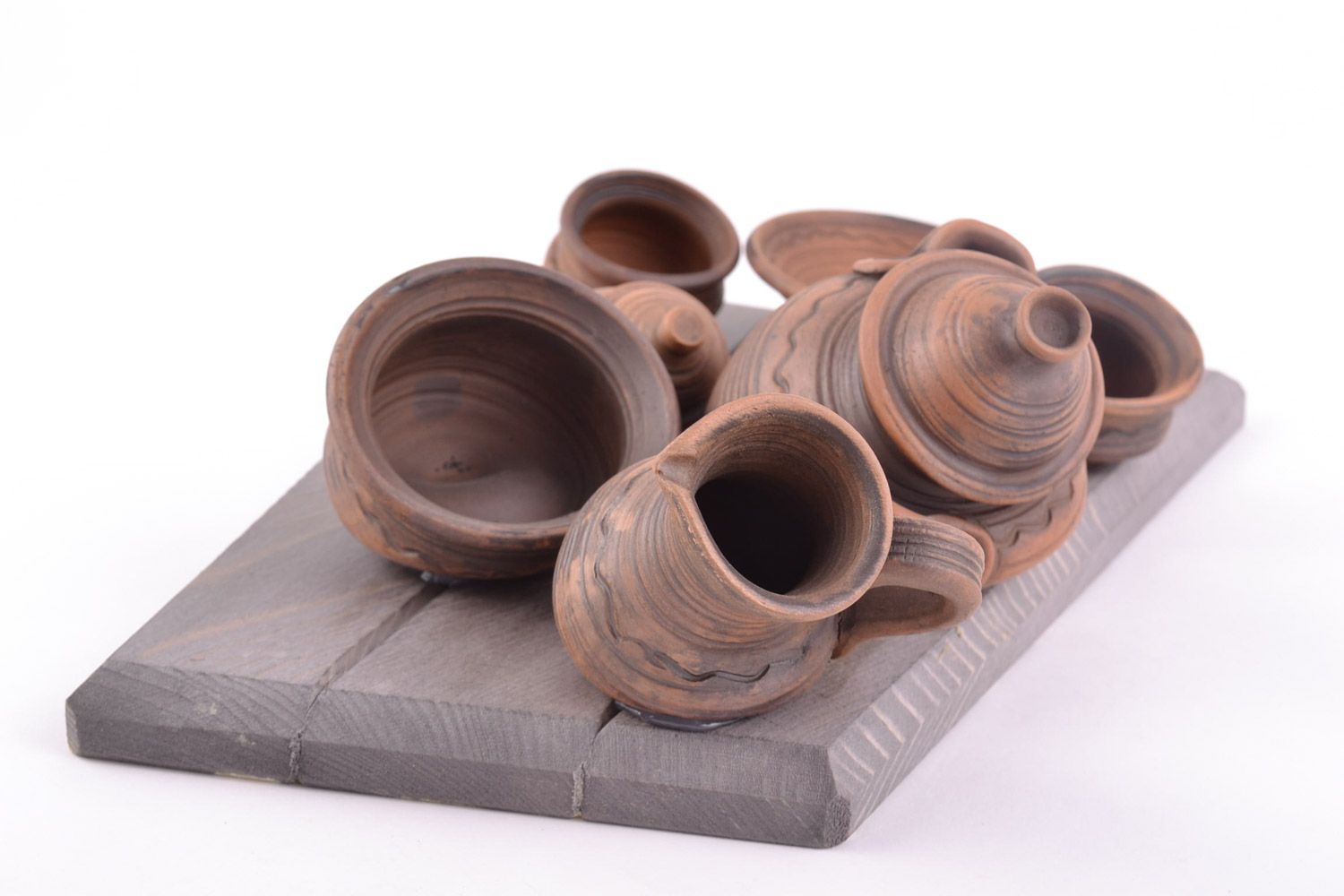 Объемное панно в виде деревянной доски с глиняной посудой настенное хэнд мэйд фото 5