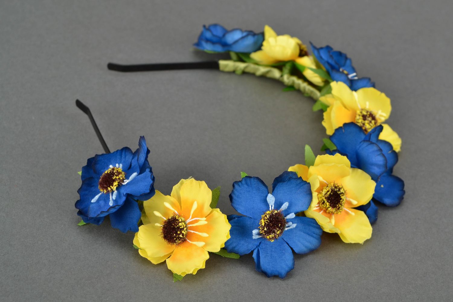 Headband with yellow and blue flowers photo 1