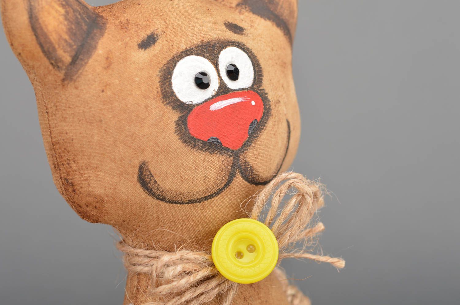 Интерьерная игрушка Кот из хлопка коричневый красивый декор ручной работы фото 4