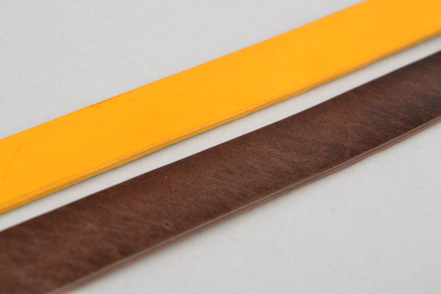 Pulseras de cuero natural 2 piezas hechas a mano amarilla y marrón foto 5