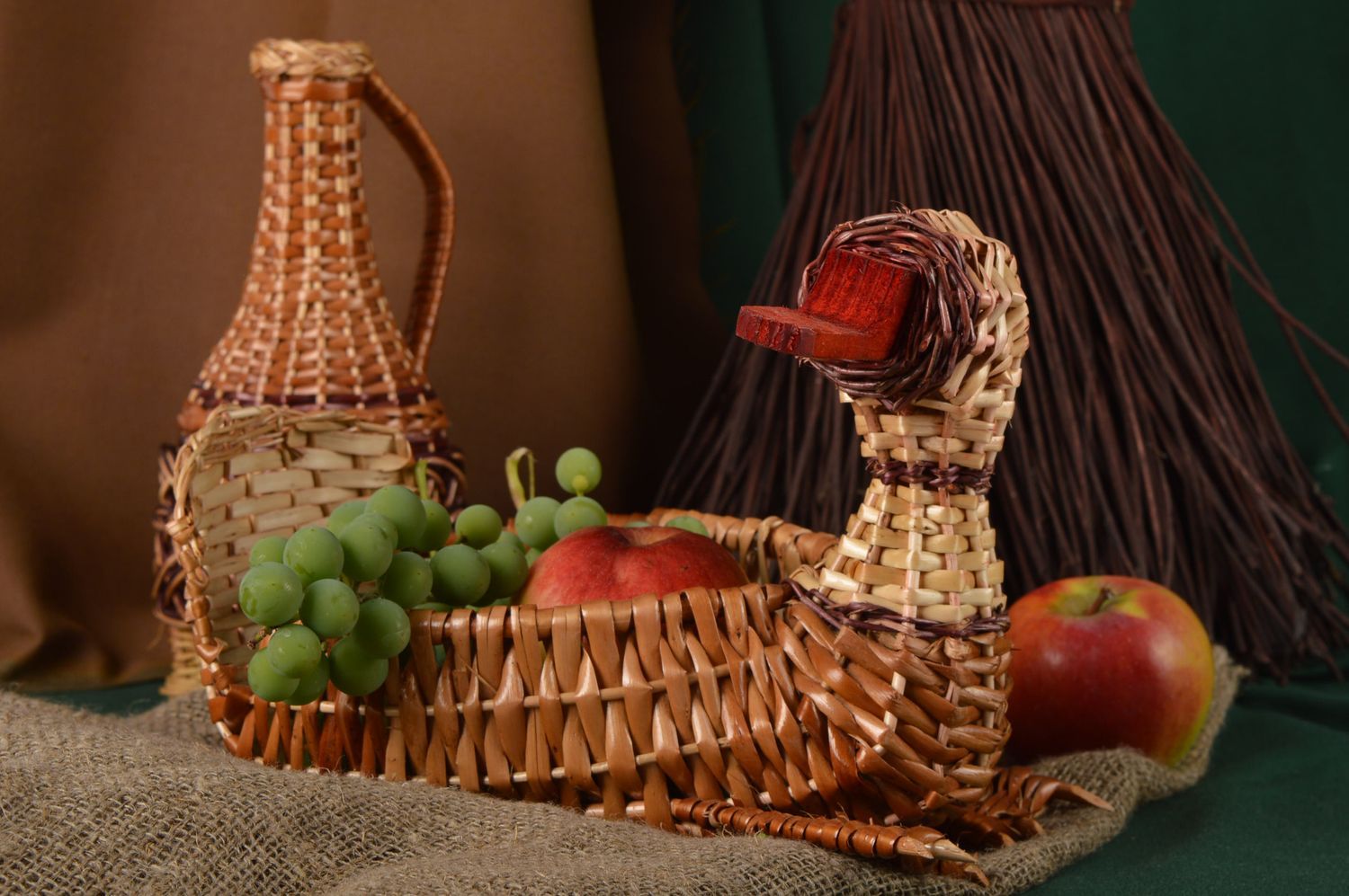 Ваза для фруктов ручной работы плетеная корзинка в виде лебедя кухонная утварь фото 1
