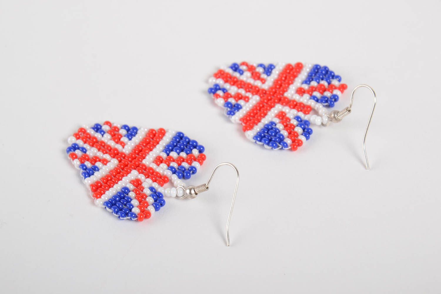 Boucles d'oreilles en perles de rocaille faites main coeurs Drapeau britannique photo 5