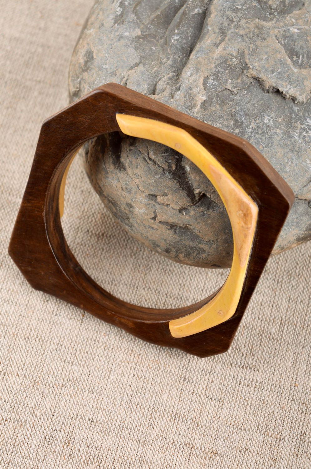 Pulsera de madera artesanal regalo original accesorio para mujer cuadrada foto 1