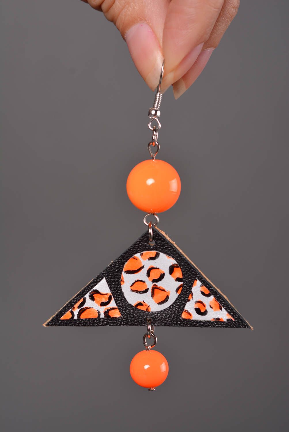 Серьги из кожи ручной работы дизайнерское украшение серьги с подвесками оранж фото 3