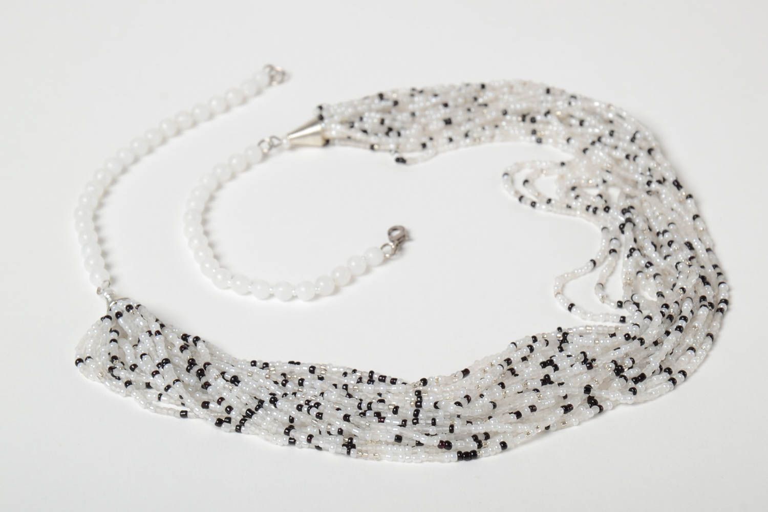 Collier multirang blanc noir Bijou fait main Cadeau femme en perles de rocaille photo 5