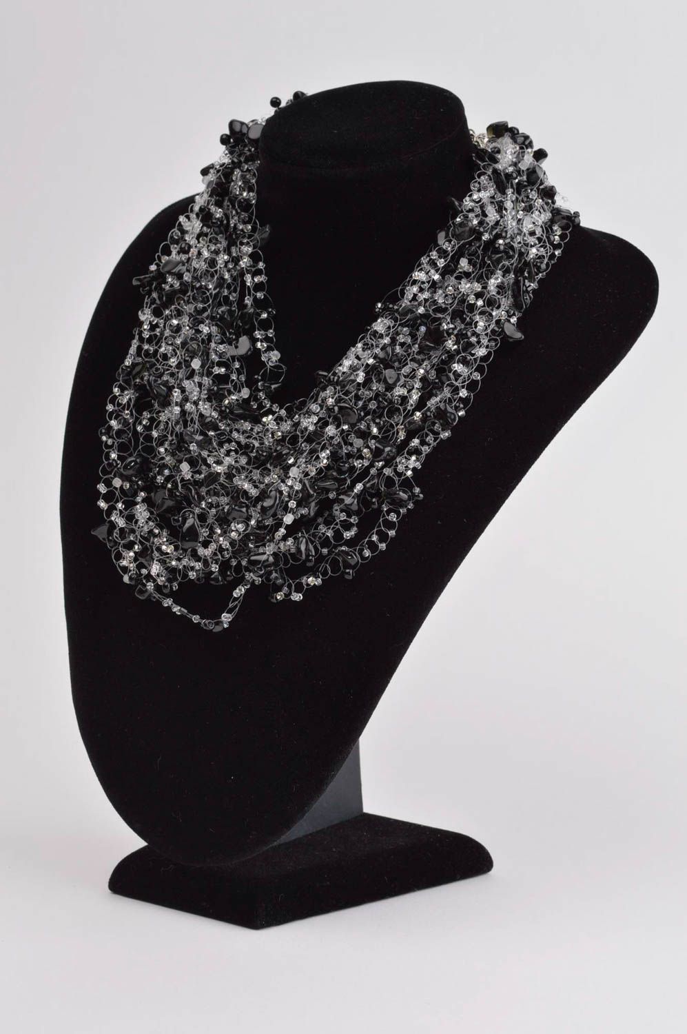 Collier en perles de rocaille Bijou fait main noir Accessoire femme cadeau photo 1