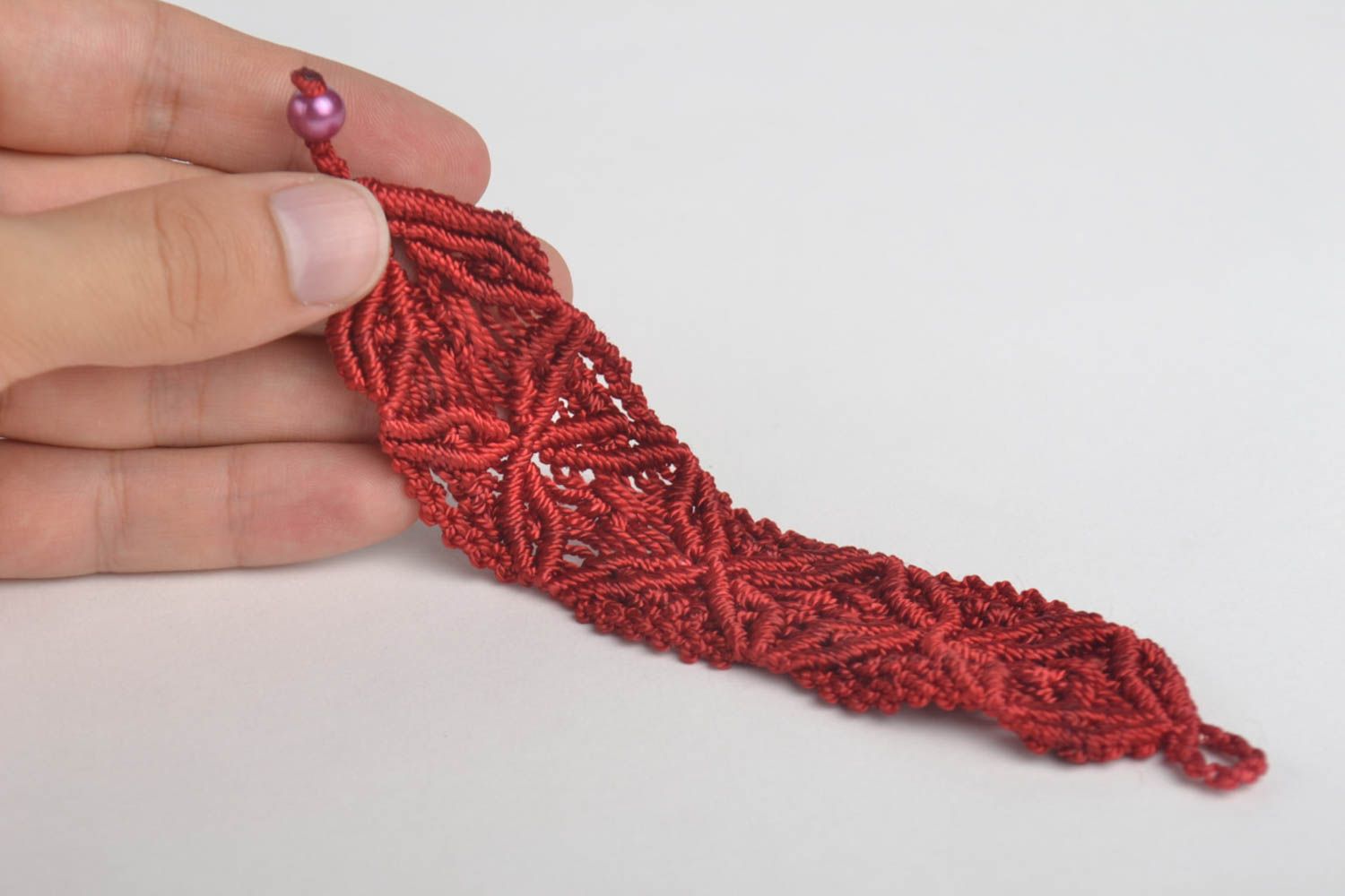 Модный браслет ручной работы бордовый браслет из ниток плетеный браслет макраме фото 5