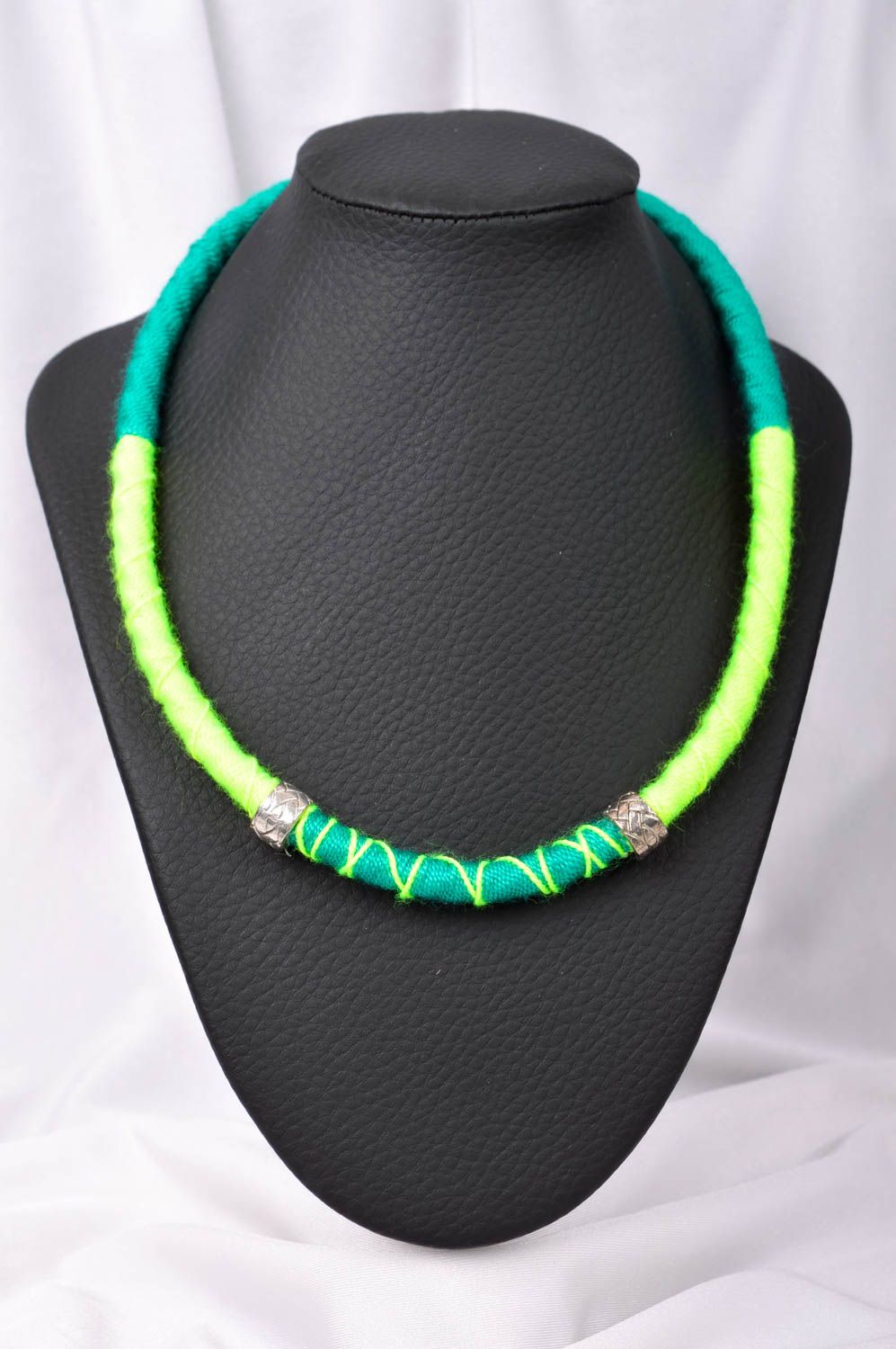 Collar de cuerda de colores artesanal adorno para el cuello accesorio de verano foto 1