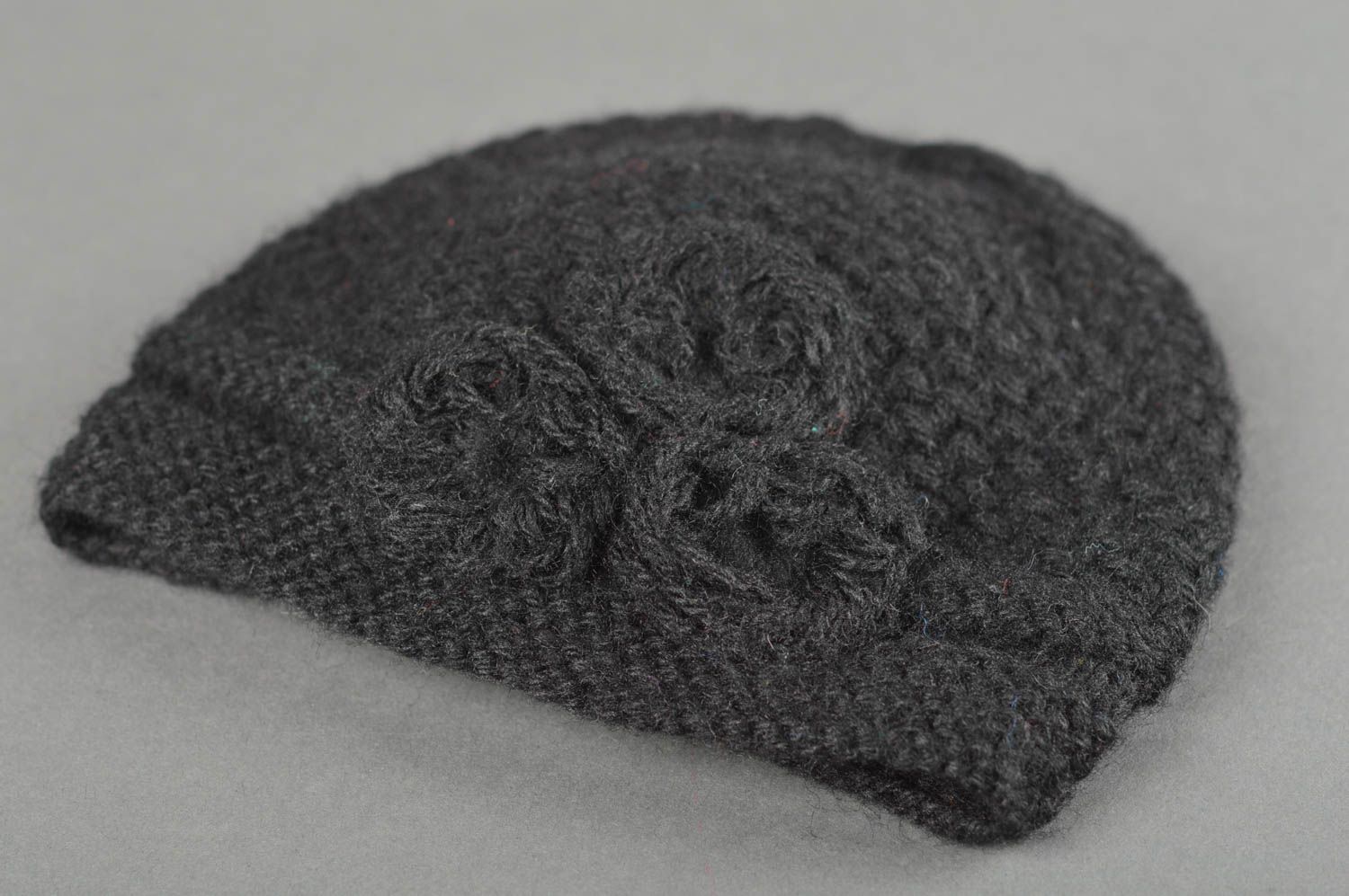 Bonnet tricot fait main Chapeau au crochet chaud noir fleurs Vêtement enfant photo 4