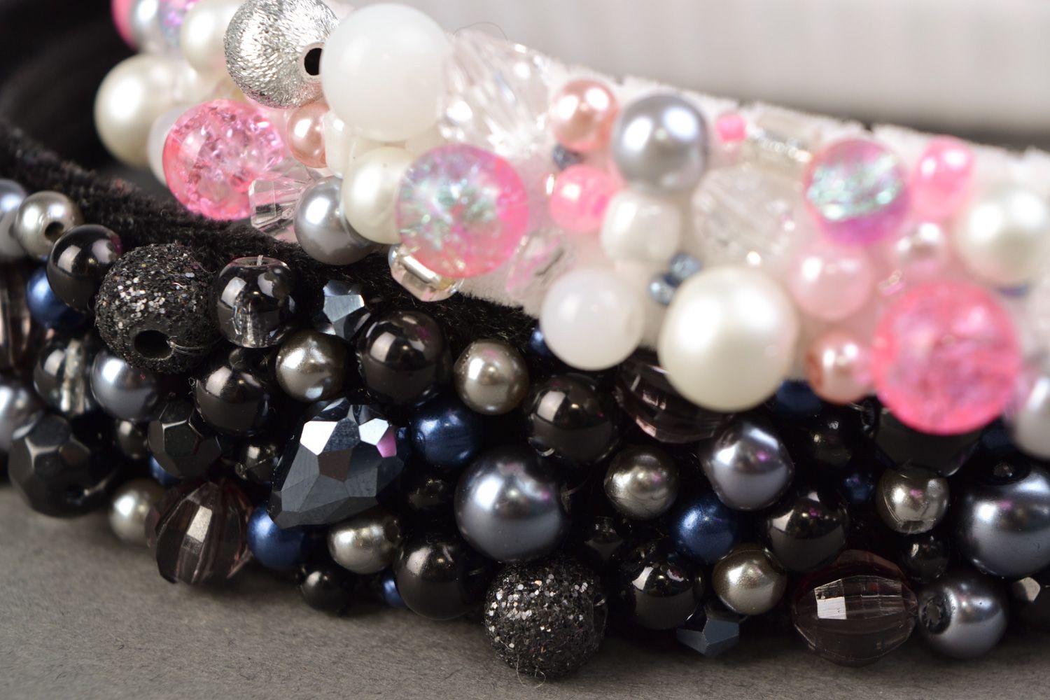 Serre-têtes design noir et rose faits main avec perles fantaisie 2 pièces  photo 3