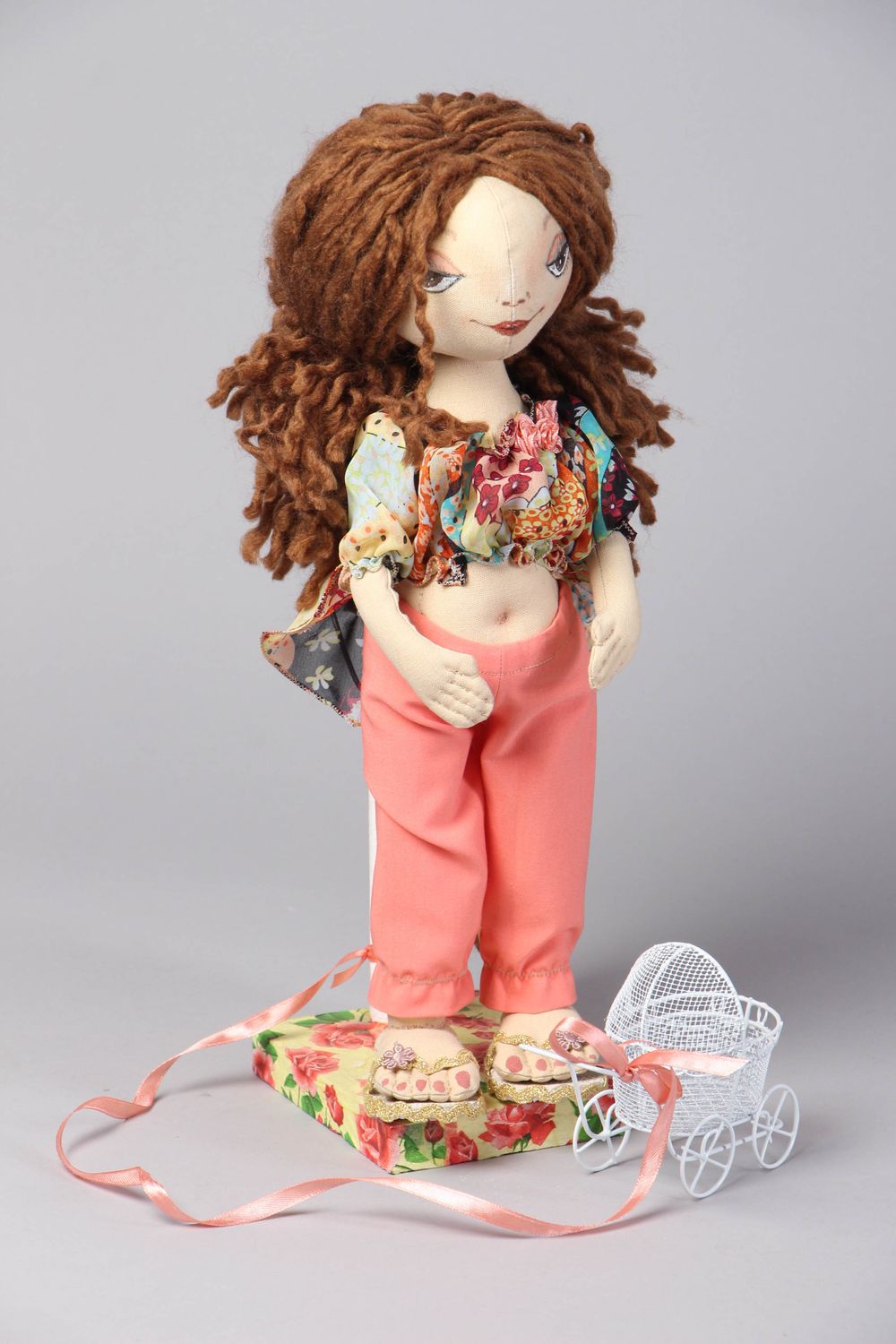Мягкая кукла на подставке авторская и ткани Беременная фото 1
