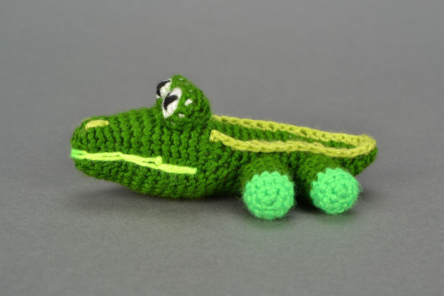 Petit jouet tricoté au crochet Crocodile  photo 4