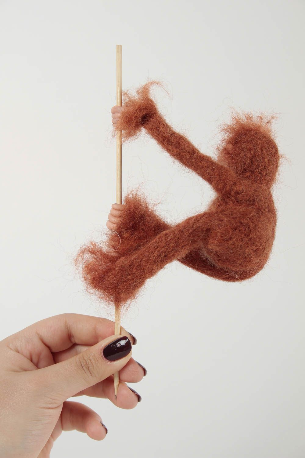 Peluche singe marron faite main Jouet en laine feutrée original Déco maison photo 3