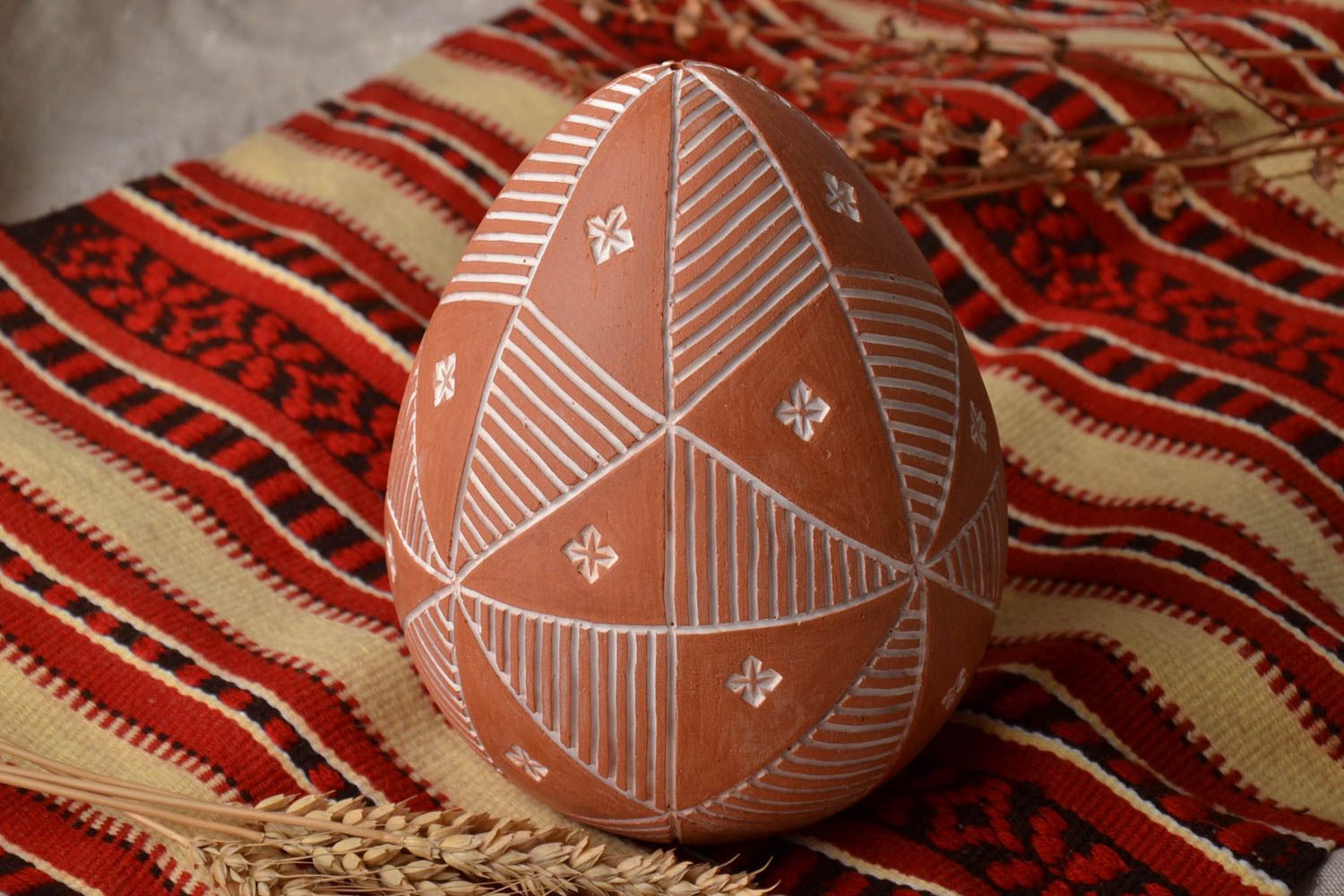 Œuf de Pâques céramique fait main moulé grand peint en argile naturelle photo 1