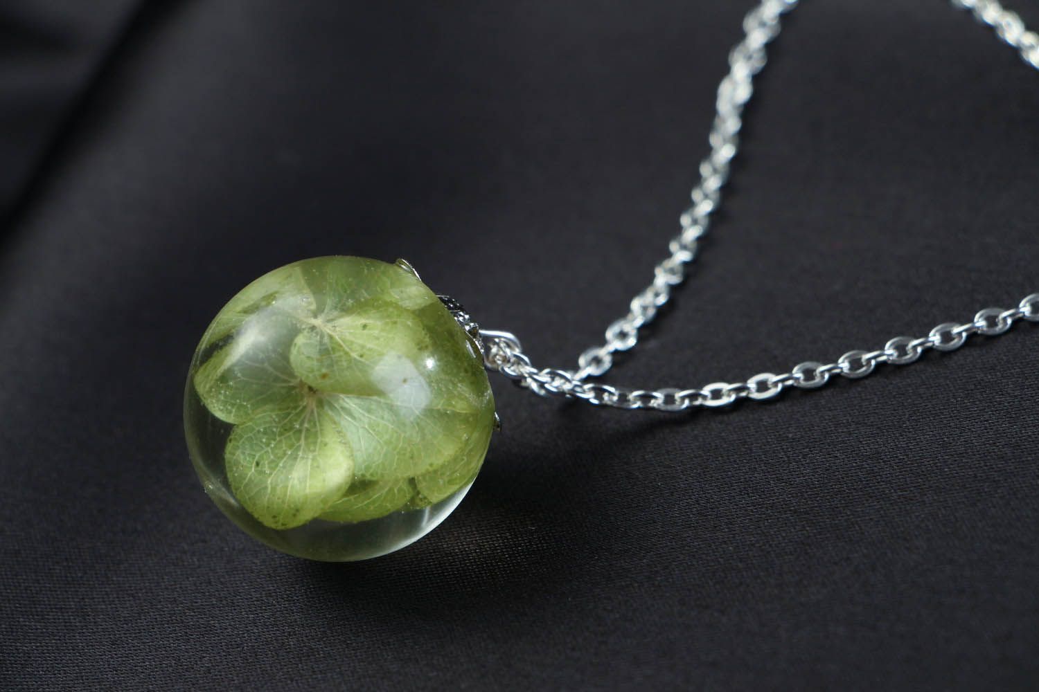 Pendant with natural hydrangea flower photo 3