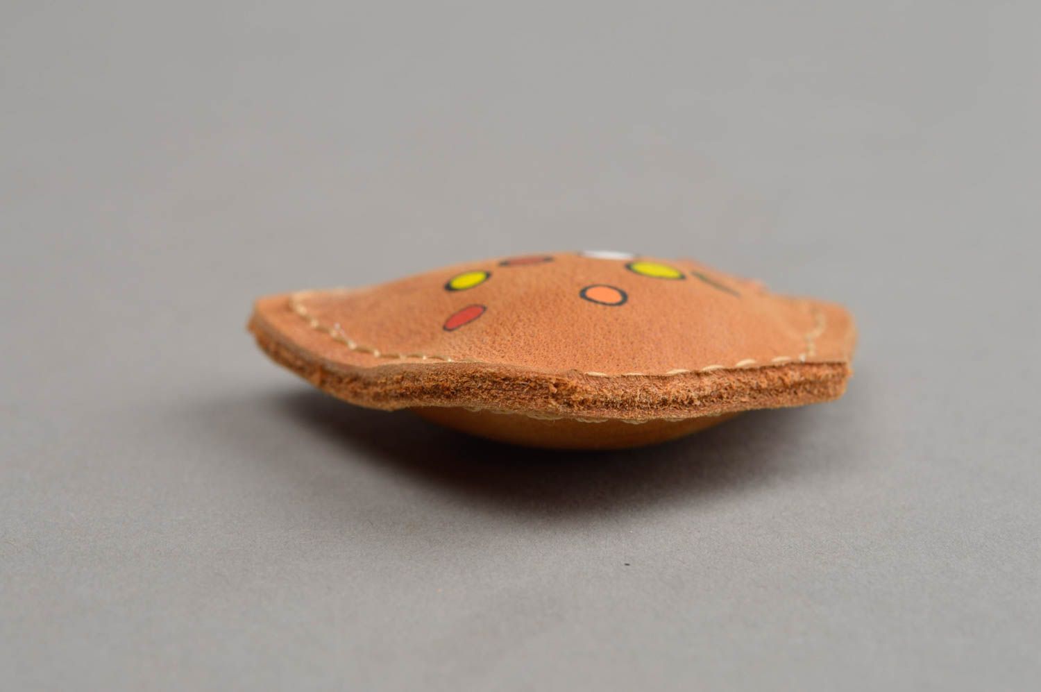 Llavero artesanal con forma de caista marrón regalo original accesorios de cuero foto 3