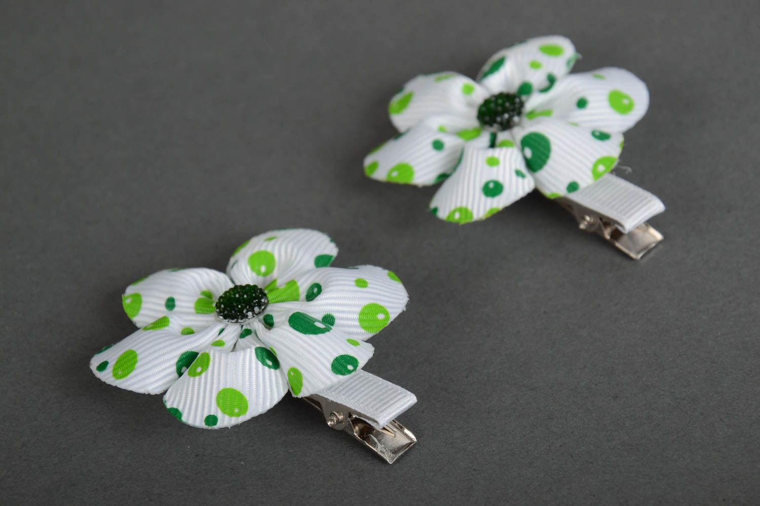 Set of 2 homemade hair clips with satin ribbon flowers in white and green colors photo 2