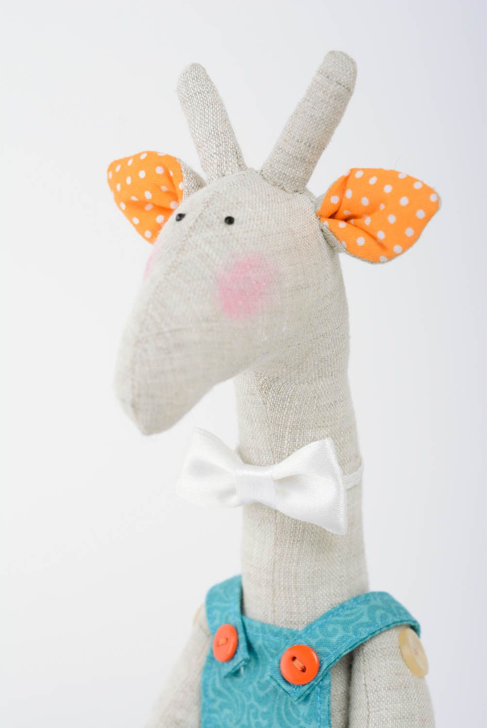 Текстильная мягкая кукла ручной работы Жираф в комбинезоне игрушка для дома и детей фото 2