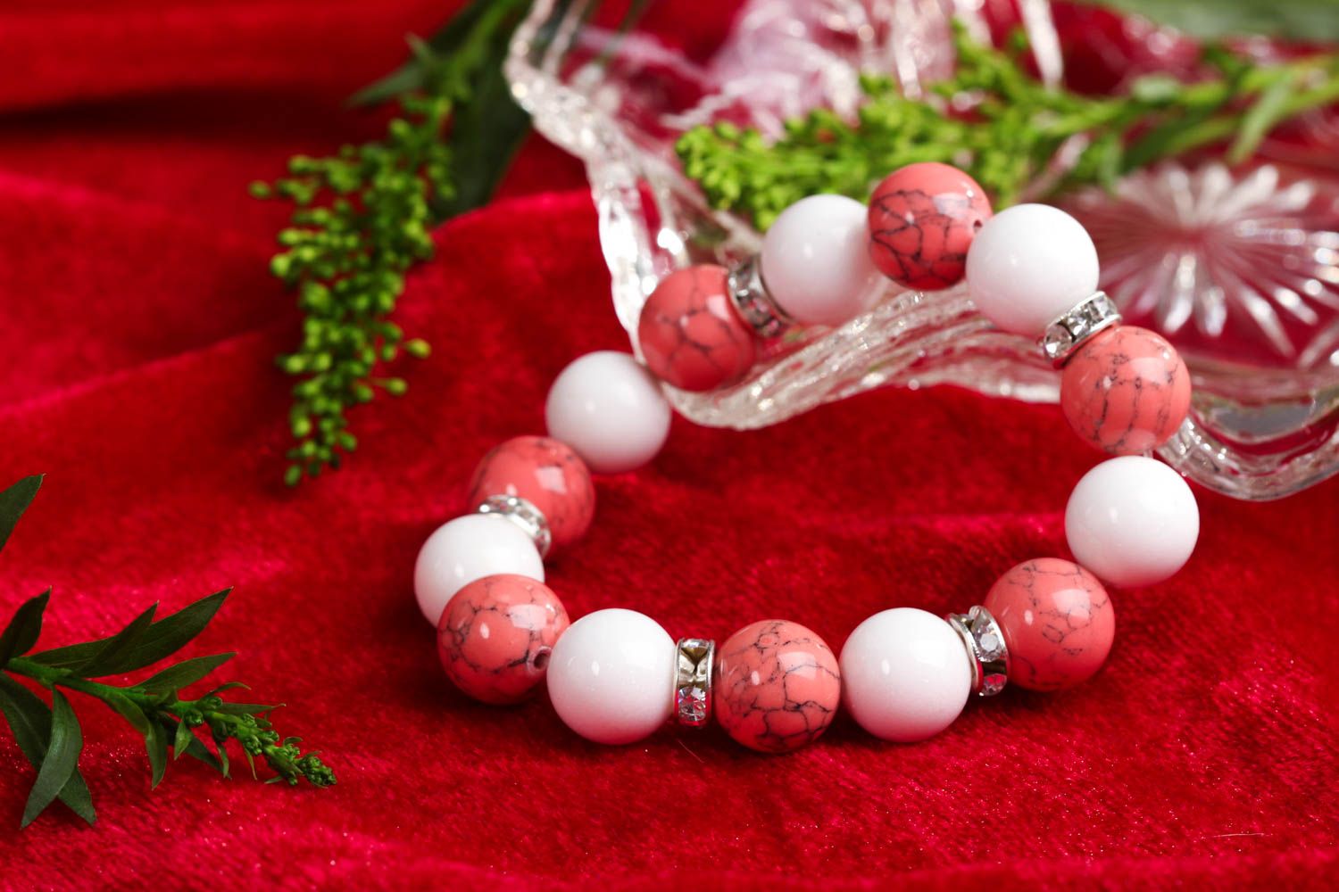 White agate bracelet handmade jewelry with natural stones coral bracelet photo 1