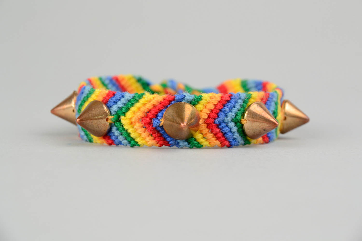 Friendship bracelet made of muline yarns photo 3