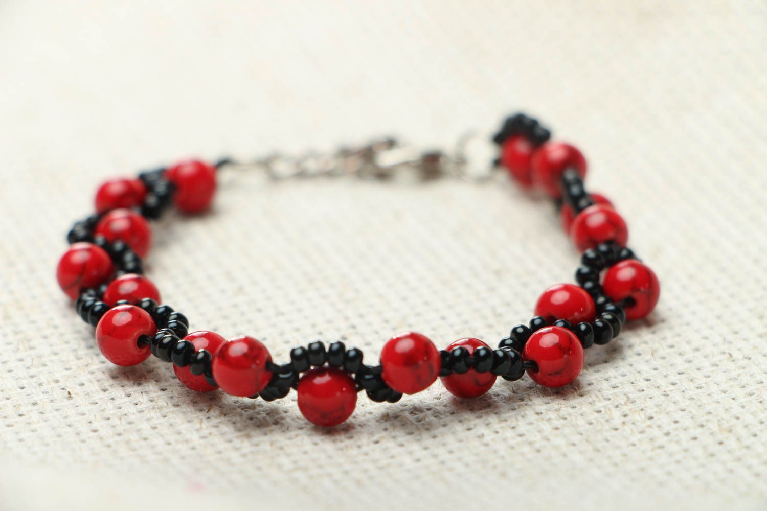 Coral bracelet with beads photo 2