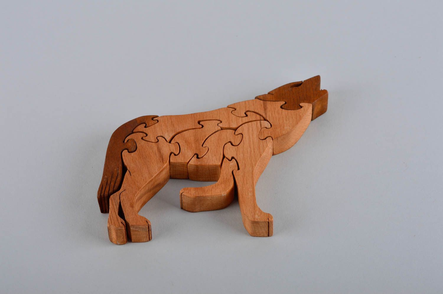 Handmade Spielzeug aus Holz Geschenk für Kinder Spielzeug Holz heulender Wolf foto 4