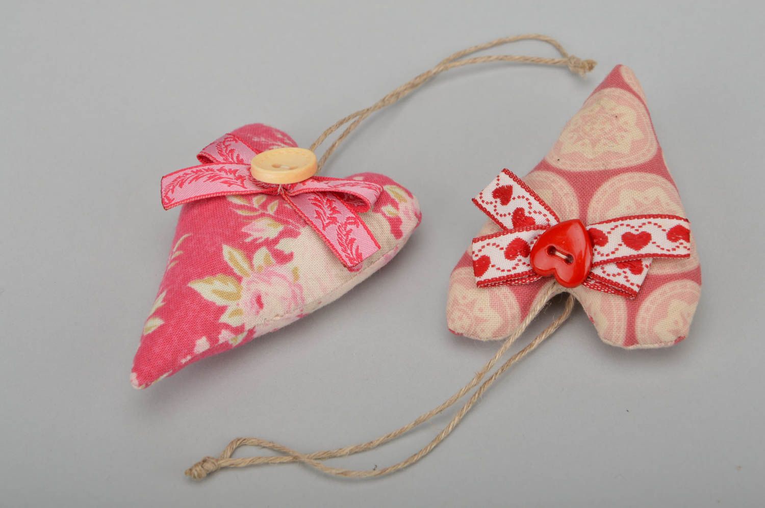 Set of 2 handmade interior wall hangings decorative soft fabric hearts with bows photo 3