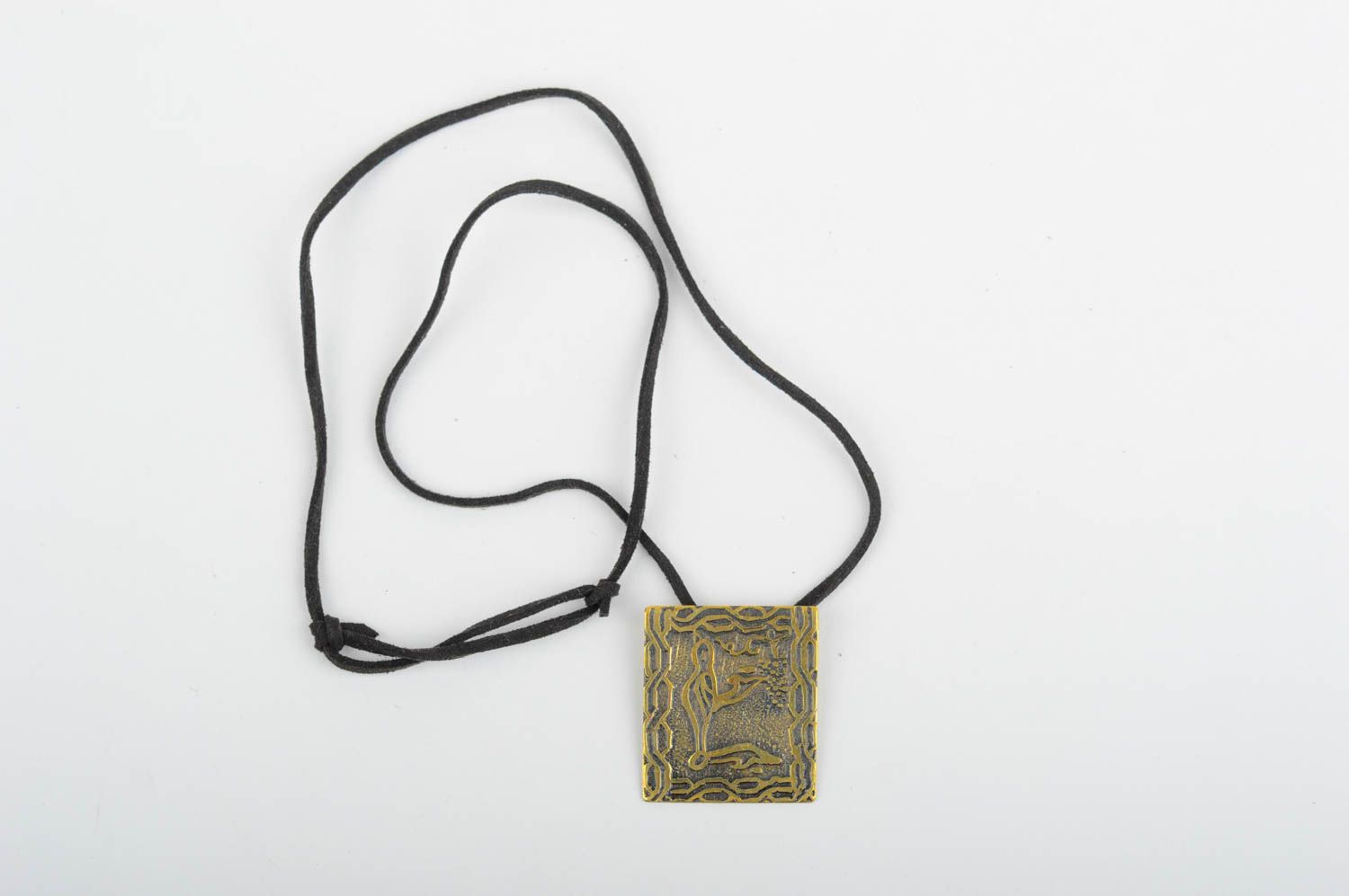 Pendentif en métal Bijou fait main carré design en laiton Accessoire femme photo 2