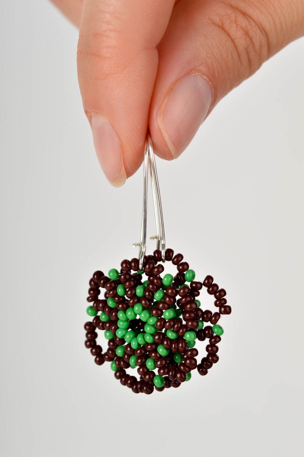 Boucles d'oreilles fait main Bijou original perles noirs verts Accessoire femme photo 5