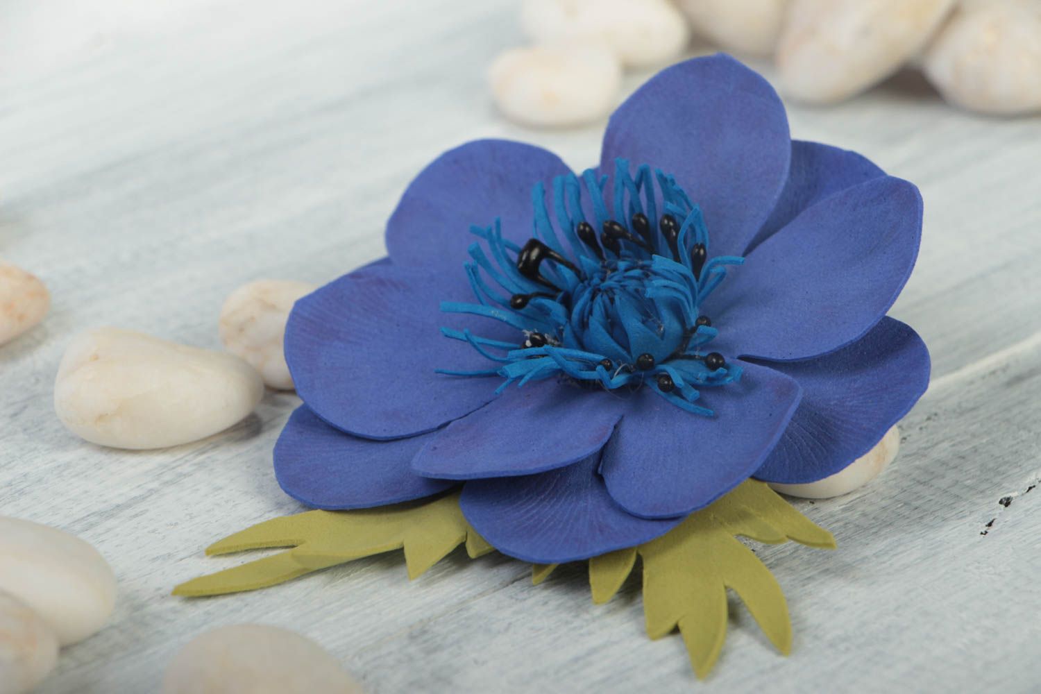 Blaue grelle schöne handgemachte Haarklammer mit Blume aus Foamiran für Damen foto 1