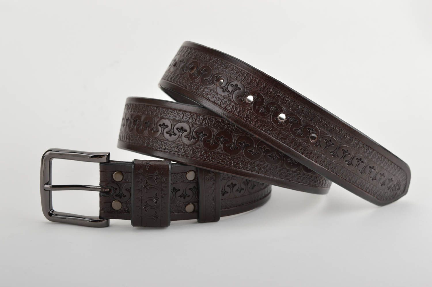 Cinturón de cuero hecho a mano color negro ropa masculina accesorio de moda foto 1