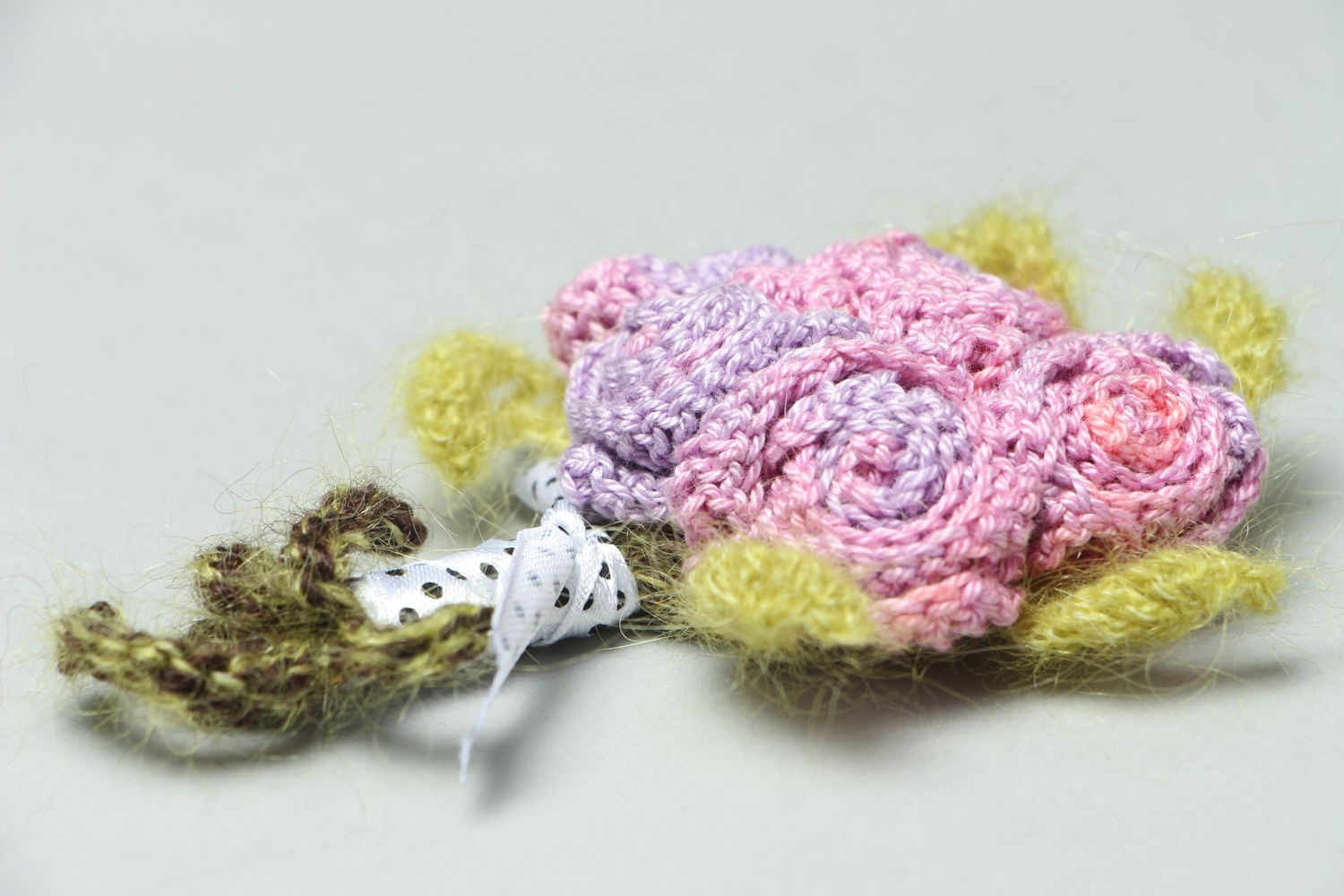 Broche en tissus tricotée faite main Fleurs photo 2